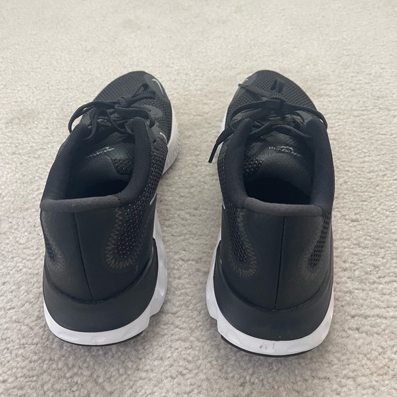 Nike Renew Run men’s size 11 - Picture 2 of 5